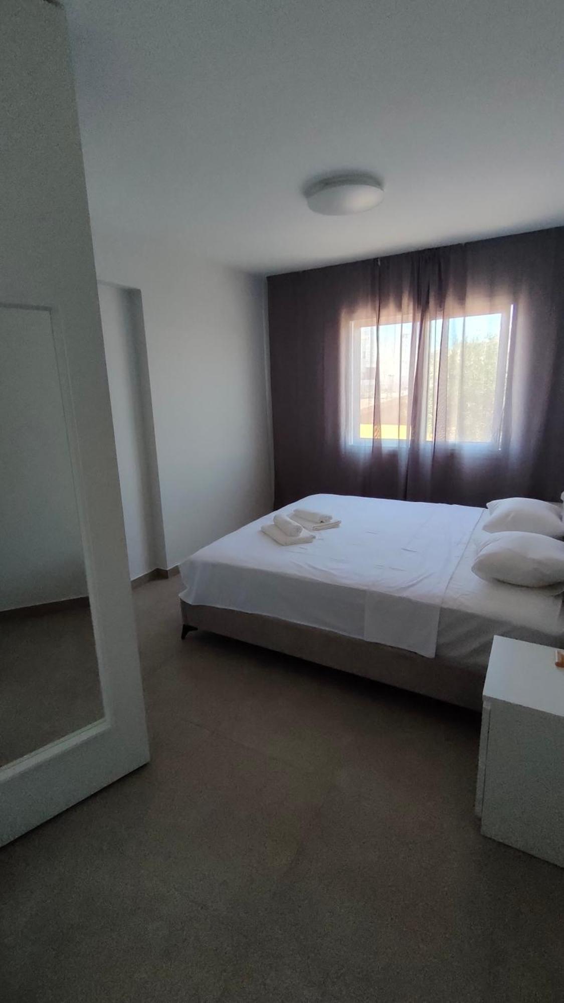 Two Bedroom Apartment With Pool Paphos Exterior photo